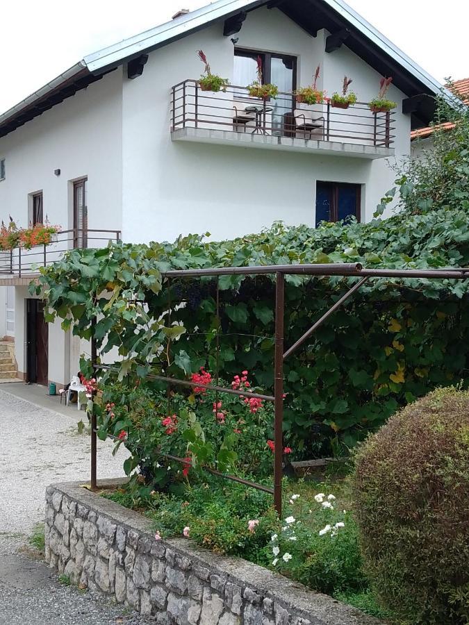 Apartmani Prebeg Rakovica Zewnętrze zdjęcie